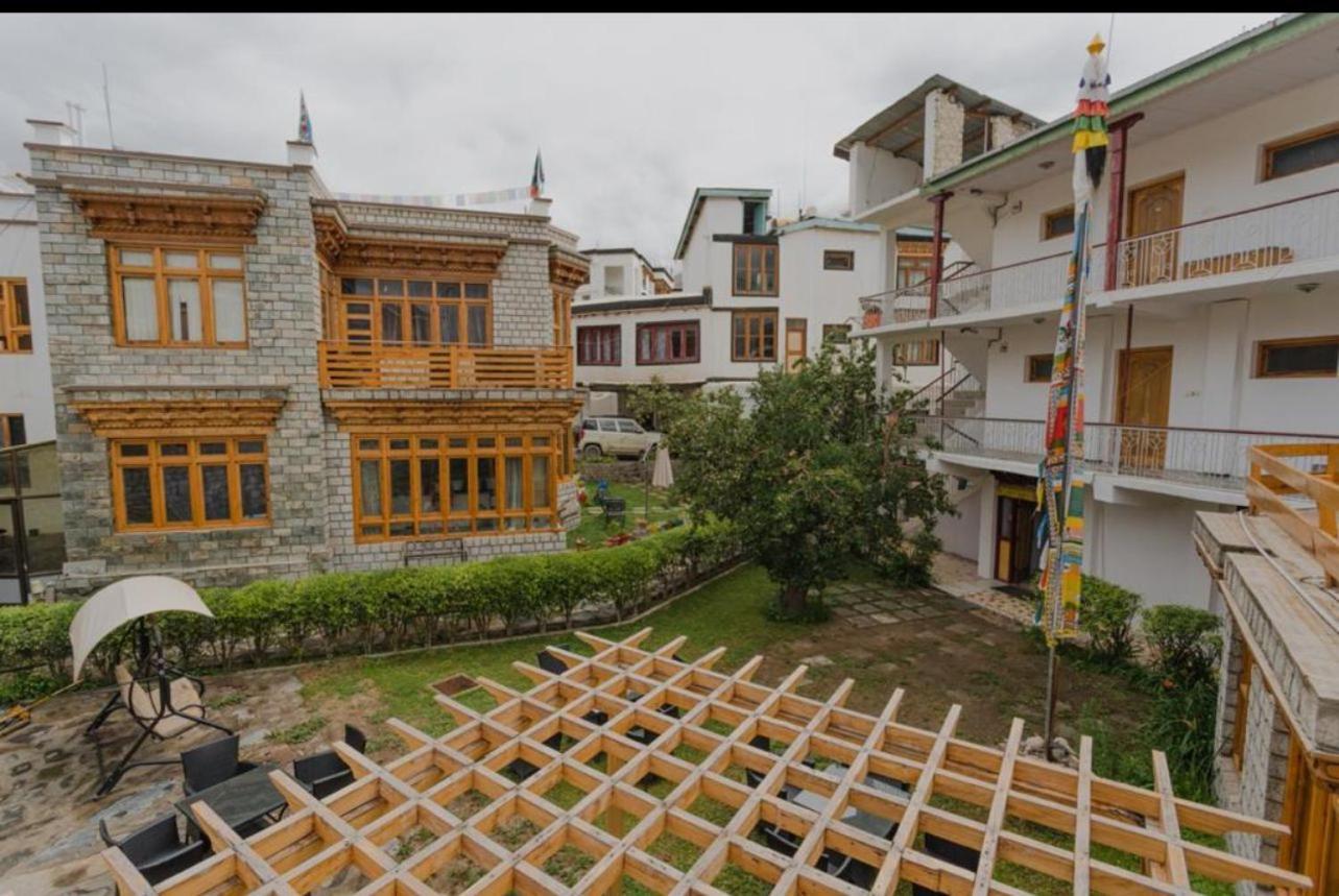 Hotel Lumbini Leh Exterior foto